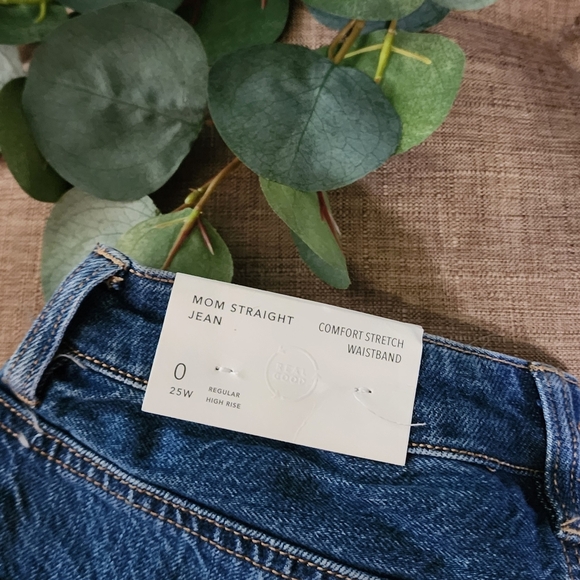 NWT AE American Eagle Outfitters Mom Straight Jeans - Picture 6 of 6